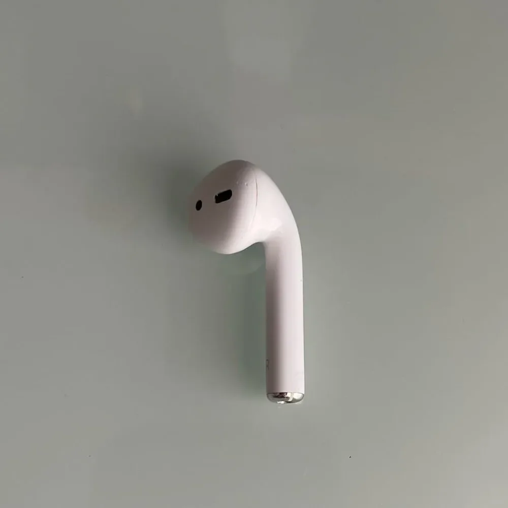 Apple AirPod 2nd Generation Right Ear Bud For Parts